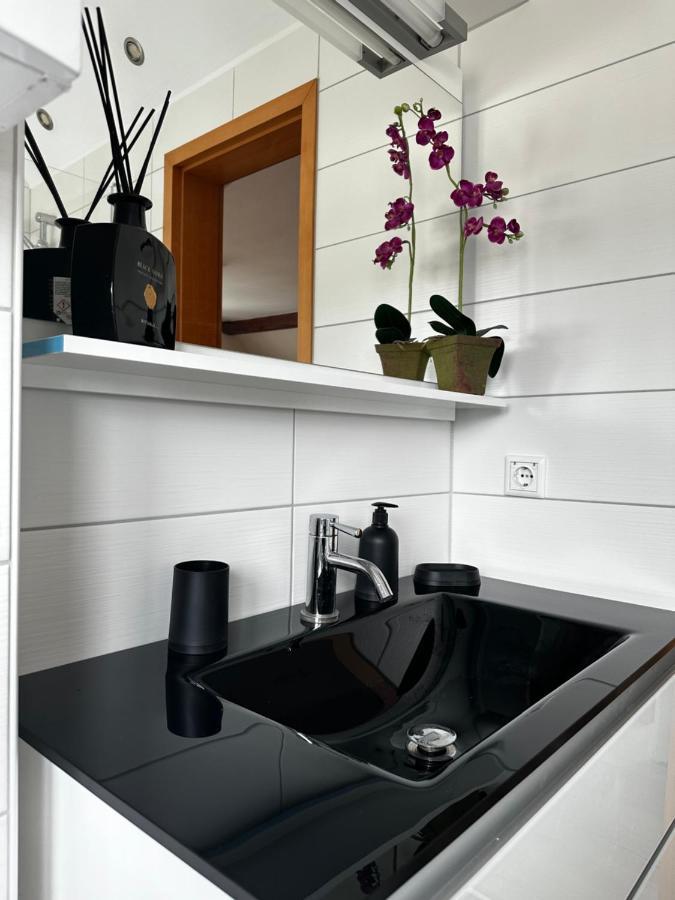 Schoene Ruhige Wohnung In Anliegerstrasse Essen Extérieur photo